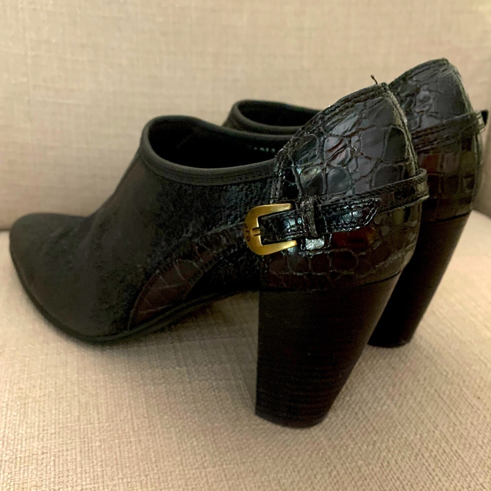 Donald J Pilner women size 9 M black shoes